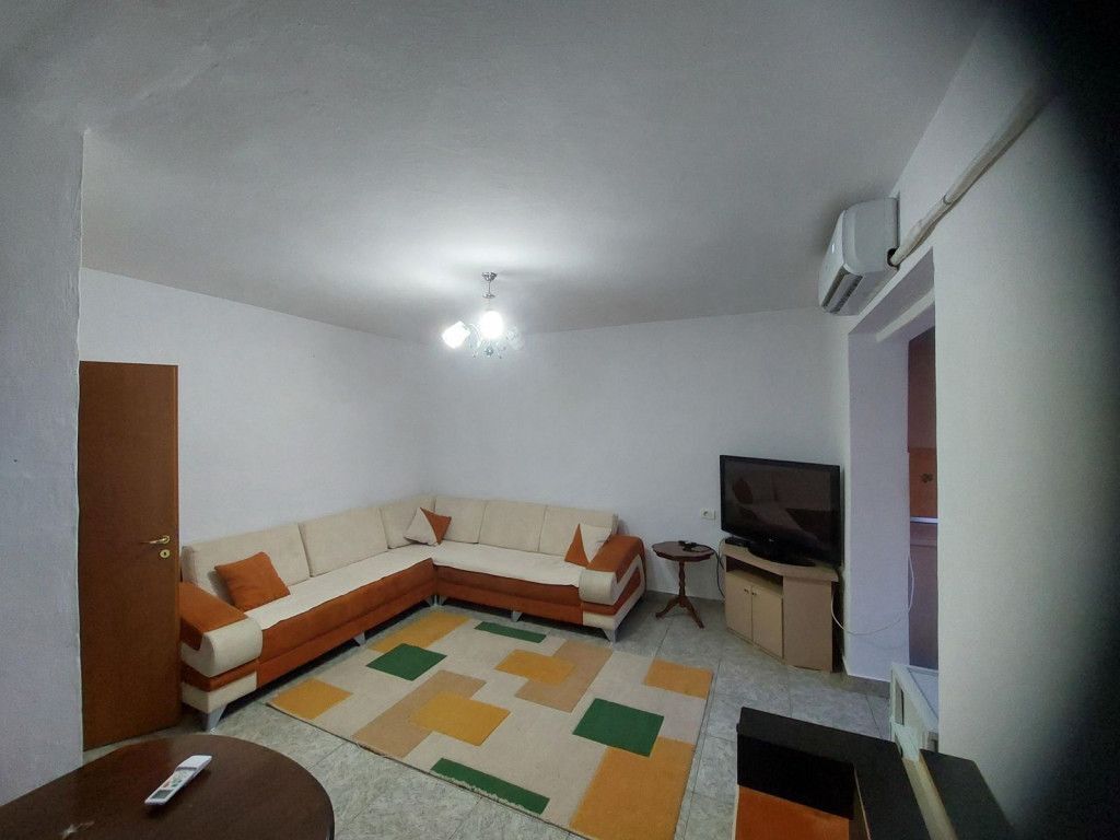 APARTAMENT 1+1 NE SHITJE NE KINOSTUDIO