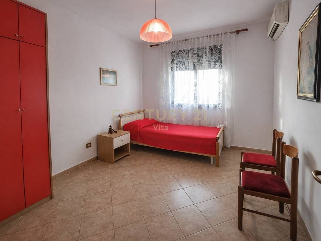 APARTMENT 3+1+ PARKING SPACE FOR RENT IN THE CENTER OF DURRES WITH PANORAMIC VIEW OF THE SEA AND THE PORT !