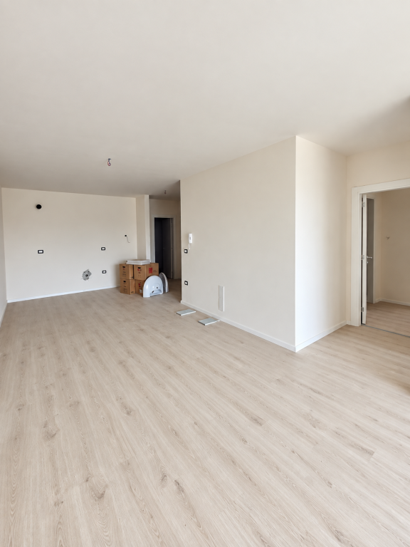Shitet apartament 2+1+2 tek Ish Fusha e Aviacionit