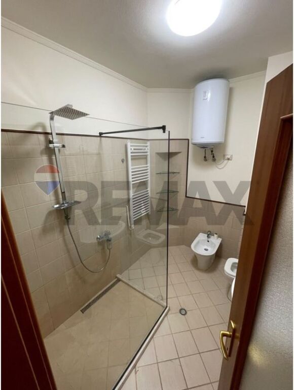 Apartament - Për Qira - Liceu Artistik, Tiranë