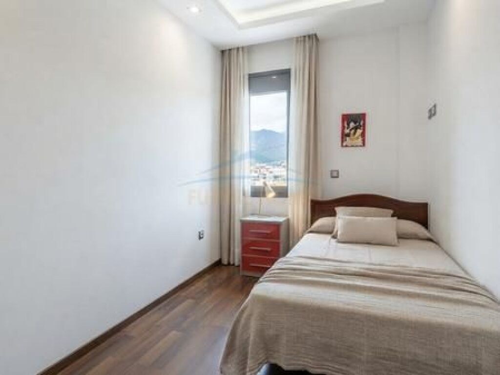 Qera , Apartament 2+1 , Pazari i Ri , Tirane