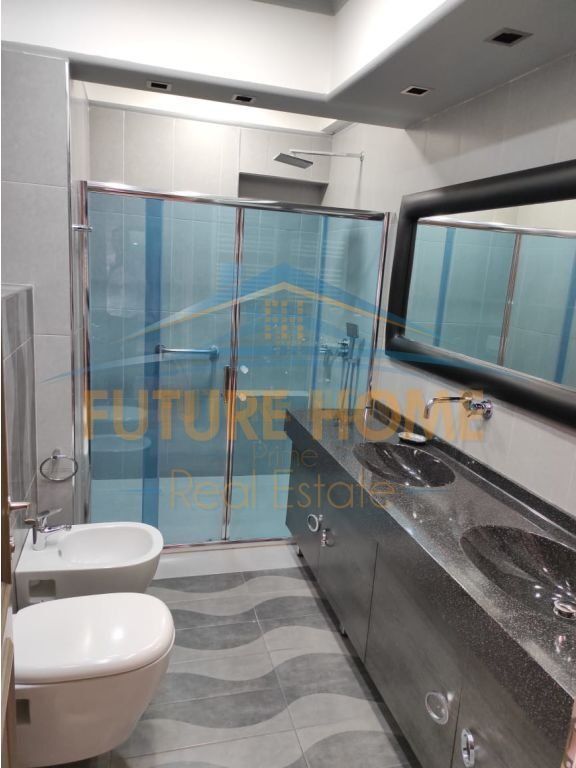 Shitet , Apartament 2+1, Myslym Shyri, Tiranë