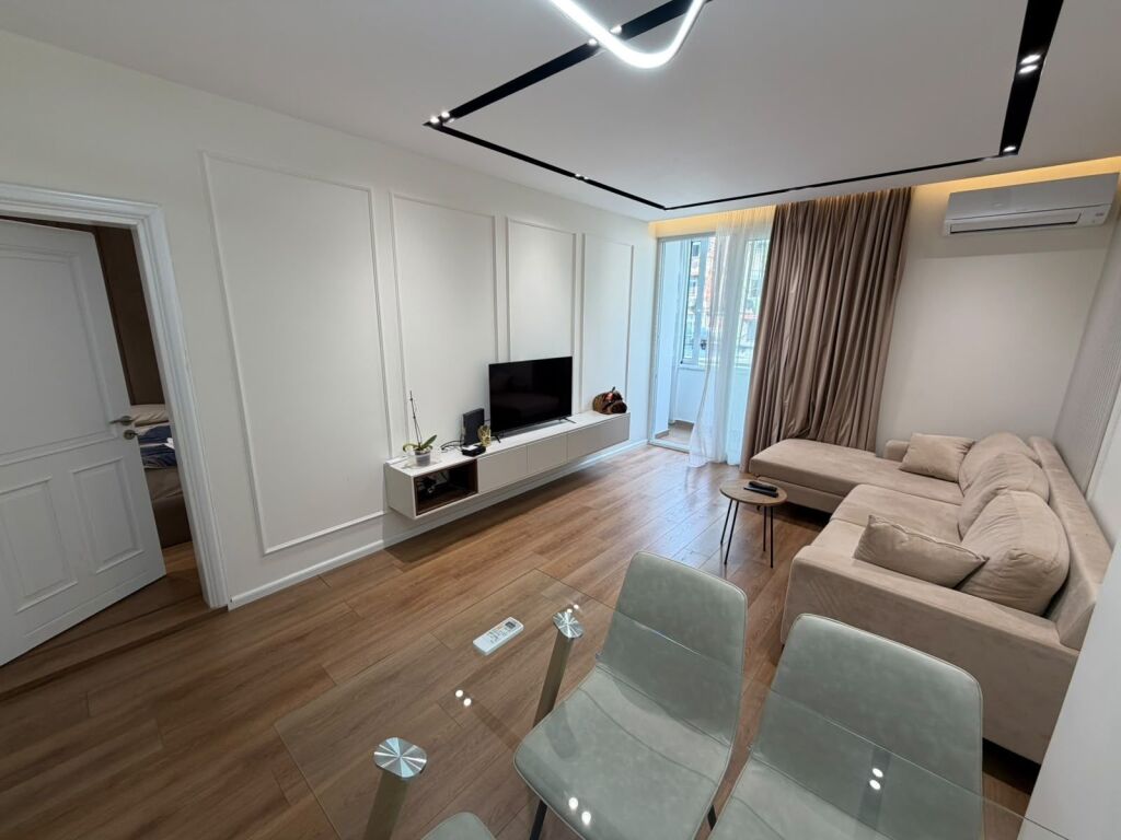 📣 SUPER AFFITTO Appartamento 2+1 📍 Vicino al Ginnasio “Petro Nini Luarasi” ✨  
