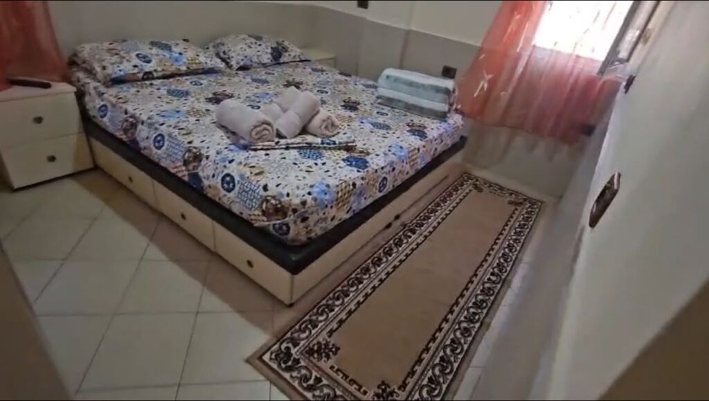 Jepet me qera 1+1  , rruga Gjon Mili 460 mije leke te vjetra