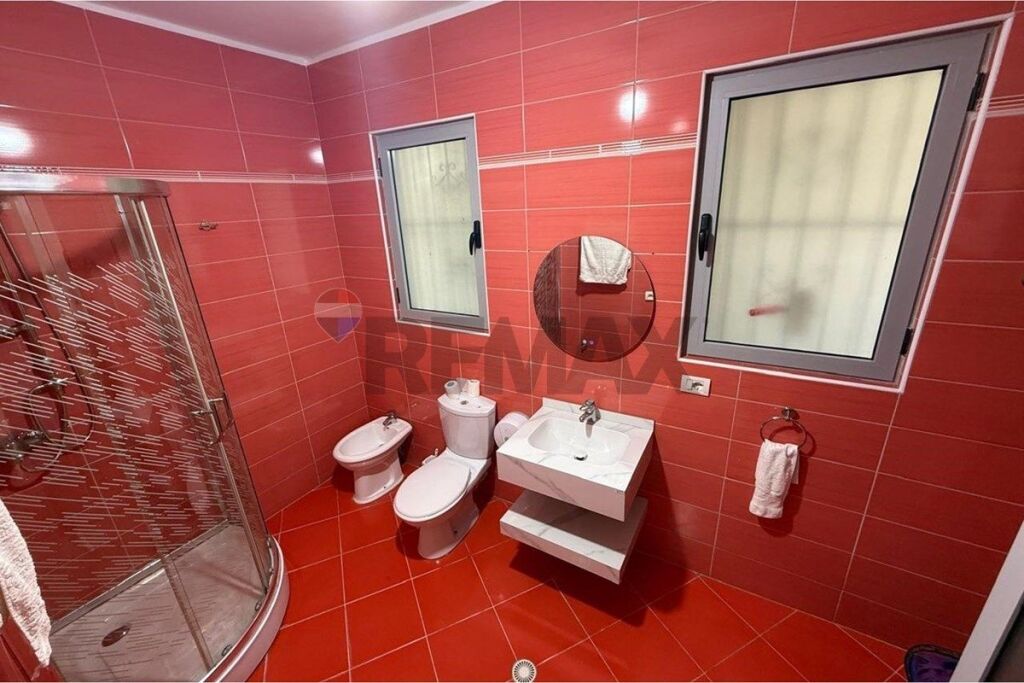 Shitet apartament 1+1 ne Fresk