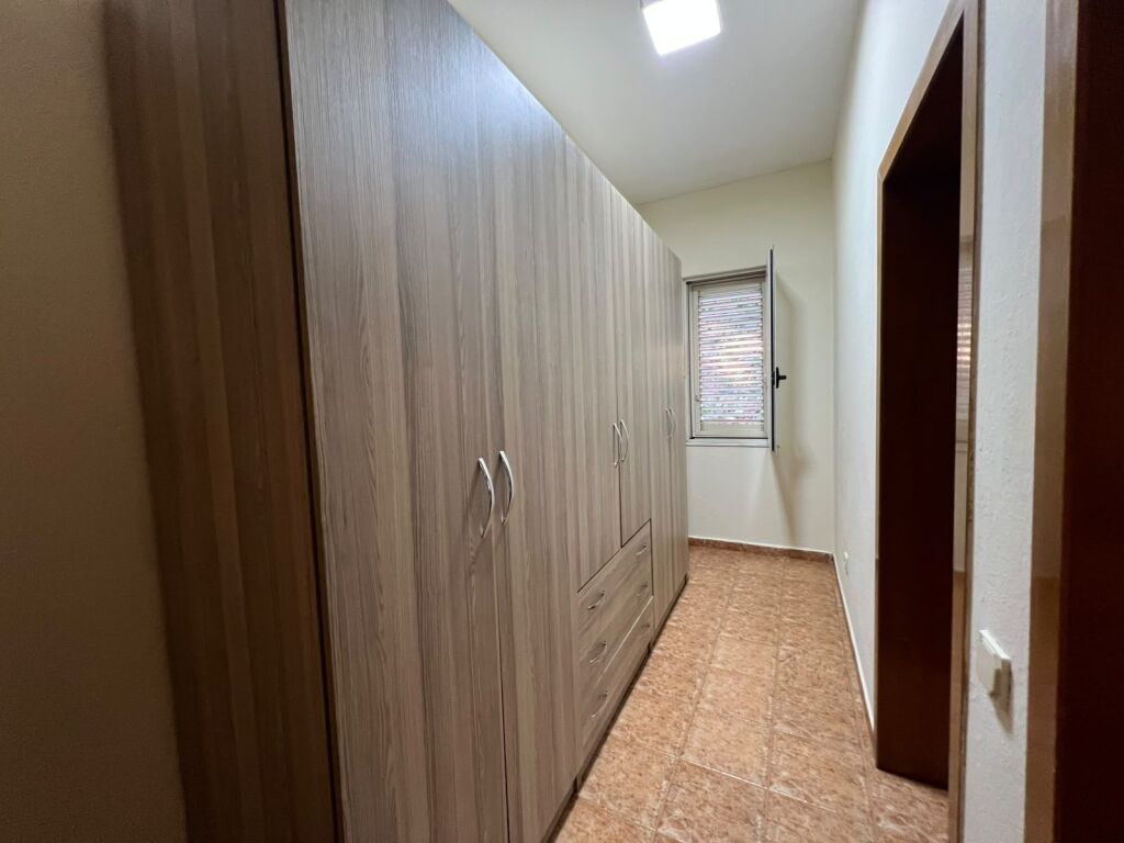 AFFITTO APPARTAMENTO 2+1 VICINO ALL'OSPEDALE QSUT – VIA BARDHYL