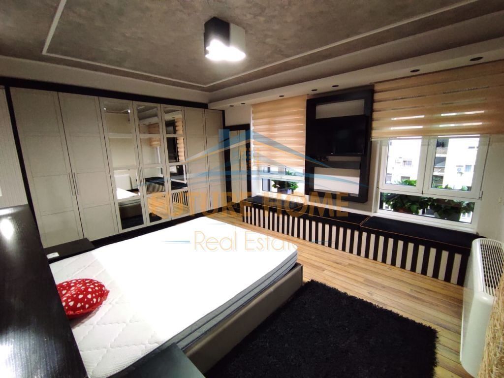 Shitet , Apartament 2+1, Myslym Shyri, Tiranë