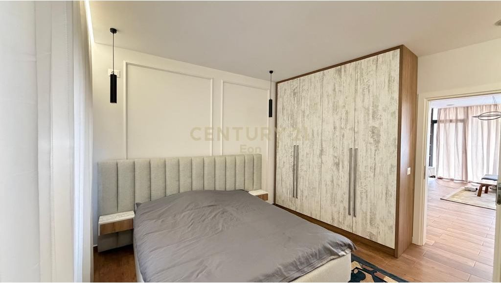 AFFITTASI APPARTAMENTO 2+1+2 CON VISTA MARE, VILA E ZOGUT DURRES !