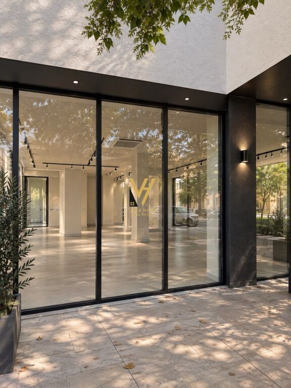 JEPET AMBIENT BIZNESI 275 M2 ME QIRA TE LIQENI I THATE 1.900 EURO