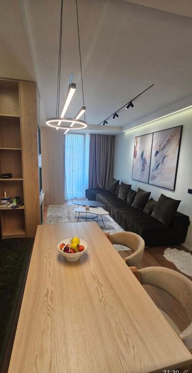 Jepet me qira apartament 1+1 te Mine Peza te Golden Tower!
