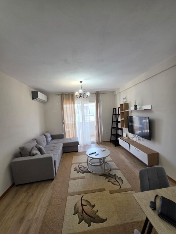 Affitto | Apartament 2 + 1 | Rruga 5 Maji | 550 €/mese