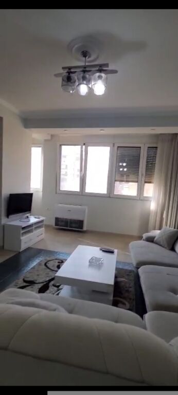 Casa arredata nel centro di Tirana