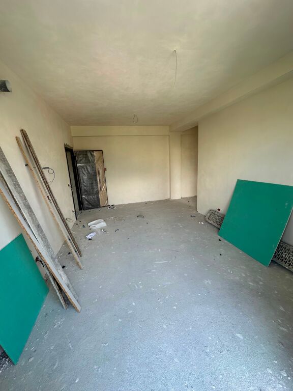 Apartament 1+1 per shitje Liqeni i Thate !