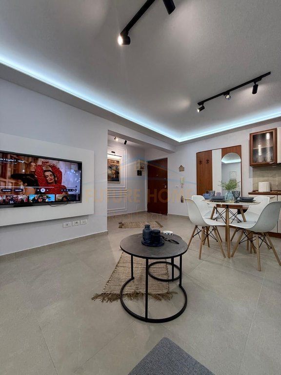 Shitet, Apartament 1+1,Shkembi Kavajes, Golem