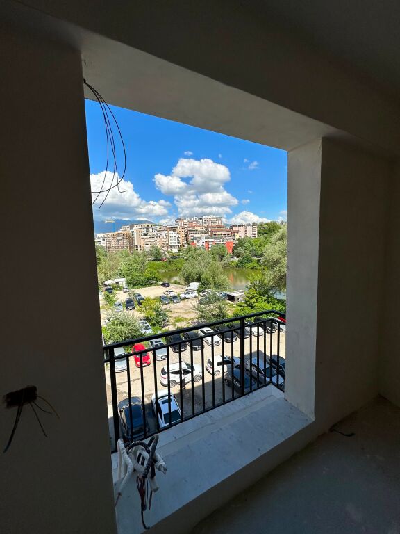 Apartament 1+1 per shitje Liqeni i Thate !