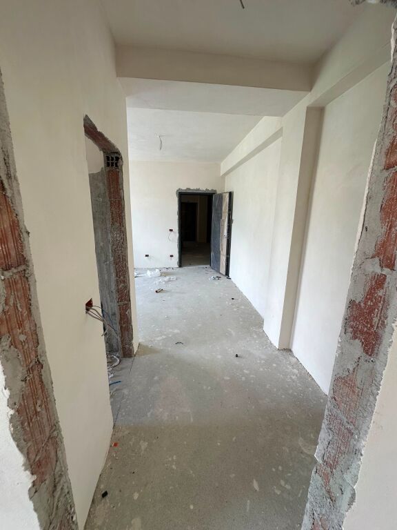 Apartament 1+1 per shitje Liqeni i Thate !
