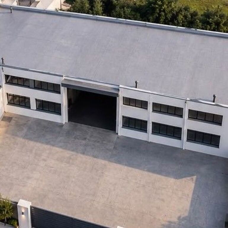 🏭 INDUSTRIAL WAREHOUSE FOR SALE | TIRANA-DURRËS HIGHWAY 📍