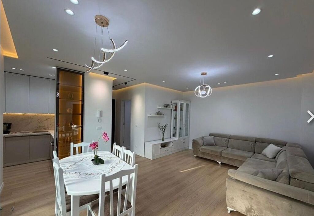 Ex Piazza Aquila, appartamento 2+1 in affitto! 65.000 Leke