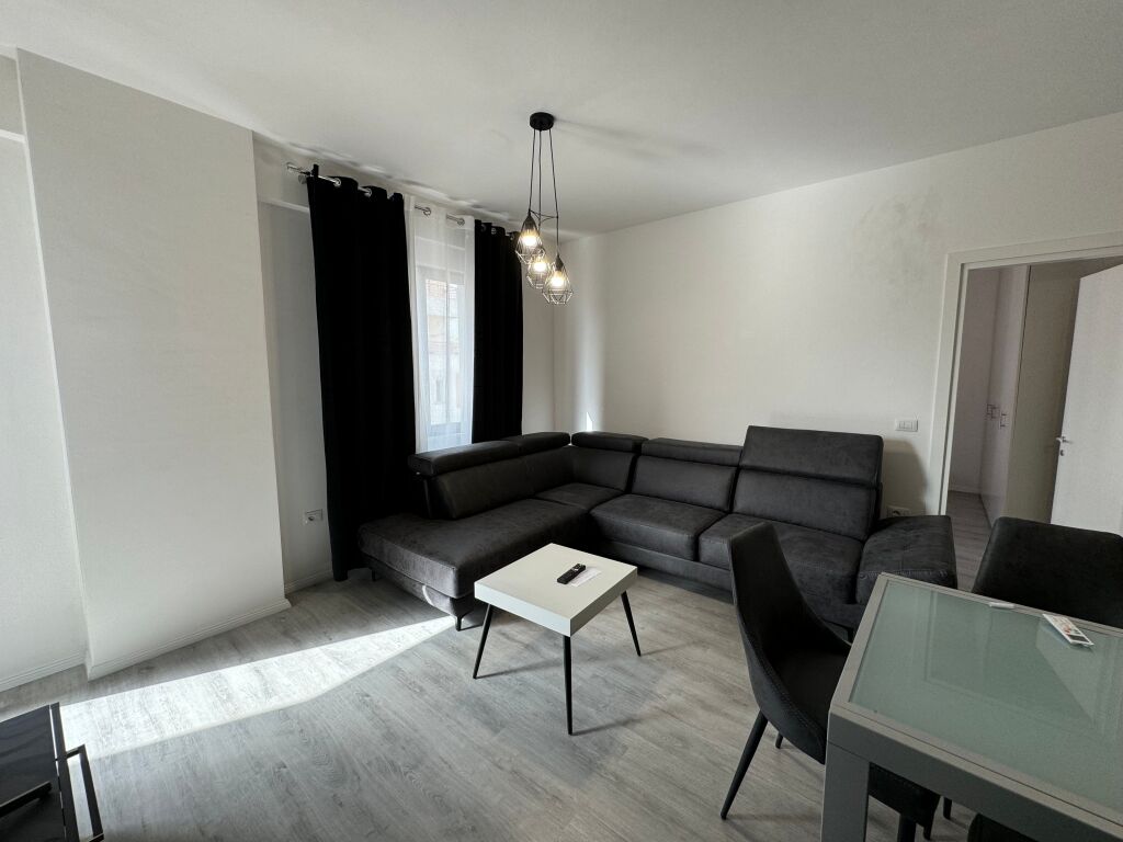 Apartment for rent 1+1 with parking, near the Train Station price 550 euro