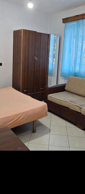Garsionere 28000 leke. Fusha e aviacionit