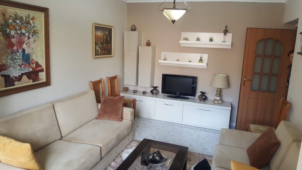 Apartament 2+1 per qera tek Spitali i Femijeve pediatria !
