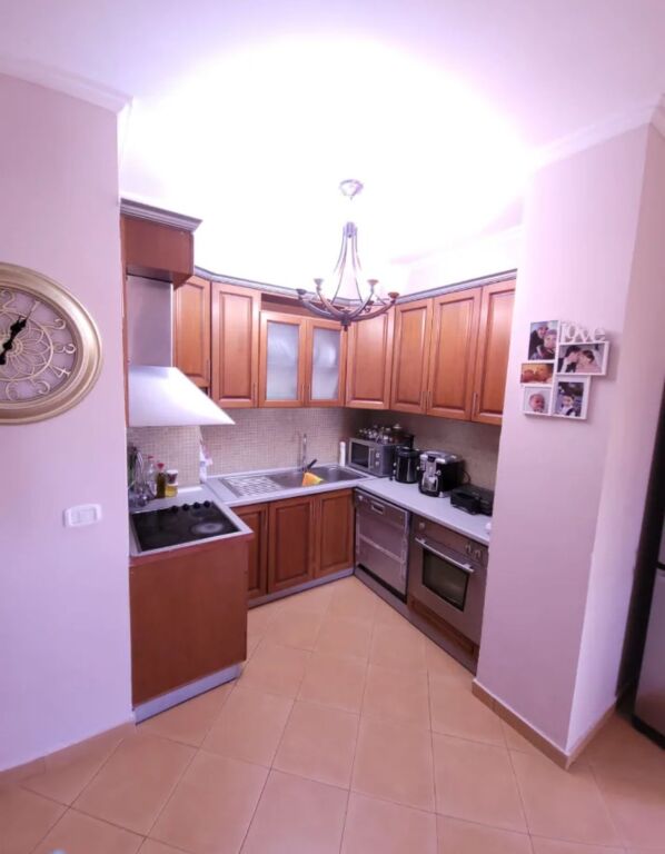Jepet me qera apartamenti 2+1