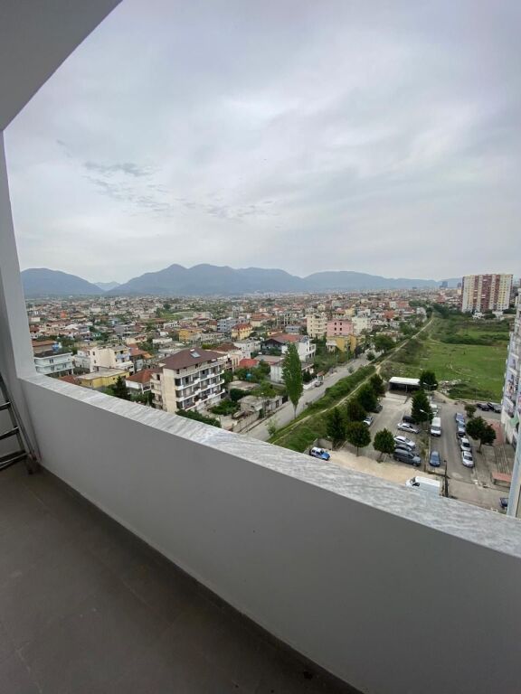 SUPER MUNDËSI! SHITET APARTAMENT 2+1
