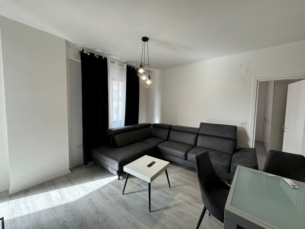 Apartment for rent 1+1 with parking, near the Train Station price 550 euro