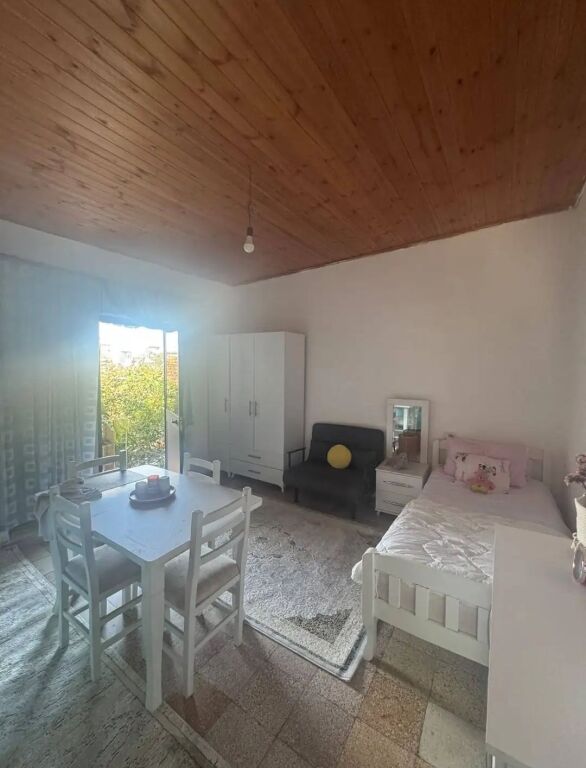 GARSONIERE ME QIRA -  RRETHRROTULLIMI I SHKOZES, TIRANE