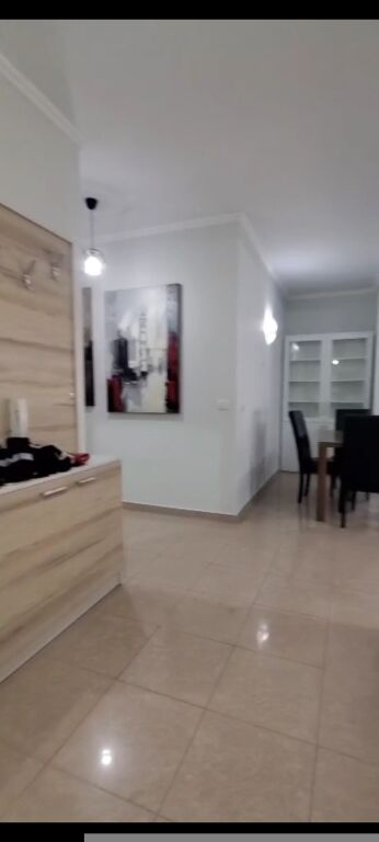 Casa arredata nel centro di Tirana