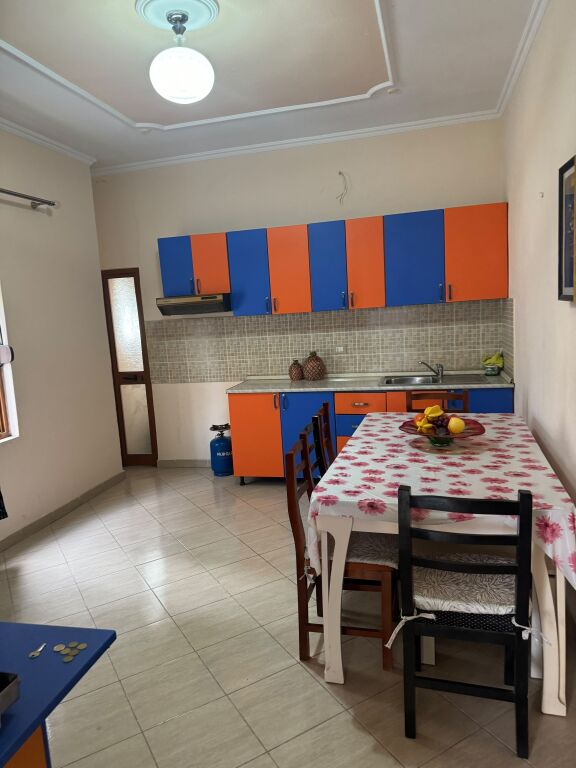 2+1,kat 2 vile te karburant kastrati allias,450 mije leke