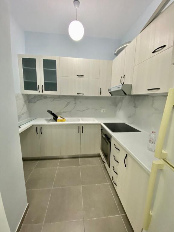 SUPER MUNDËSI! SHITET APARTAMENT 2+1