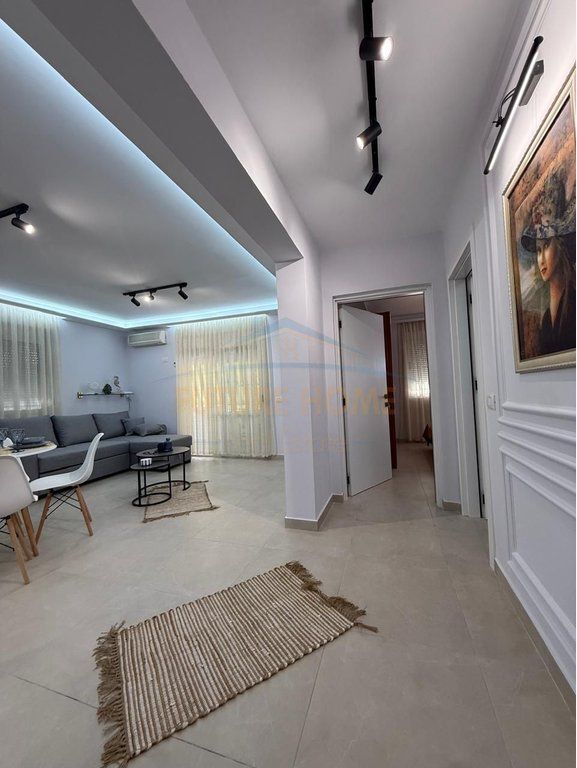 Shitet, Apartament 1+1,Shkembi Kavajes, Golem