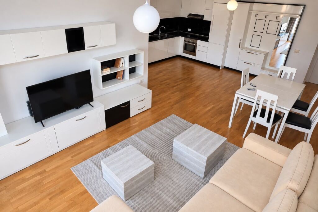 For rent 2+1 at the Botanical Garden near the Mosque ,🏷️80,000Leke