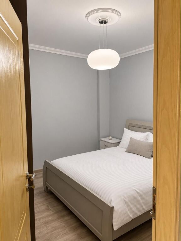 Jepet Apartament me qera ministria e arsimit 600