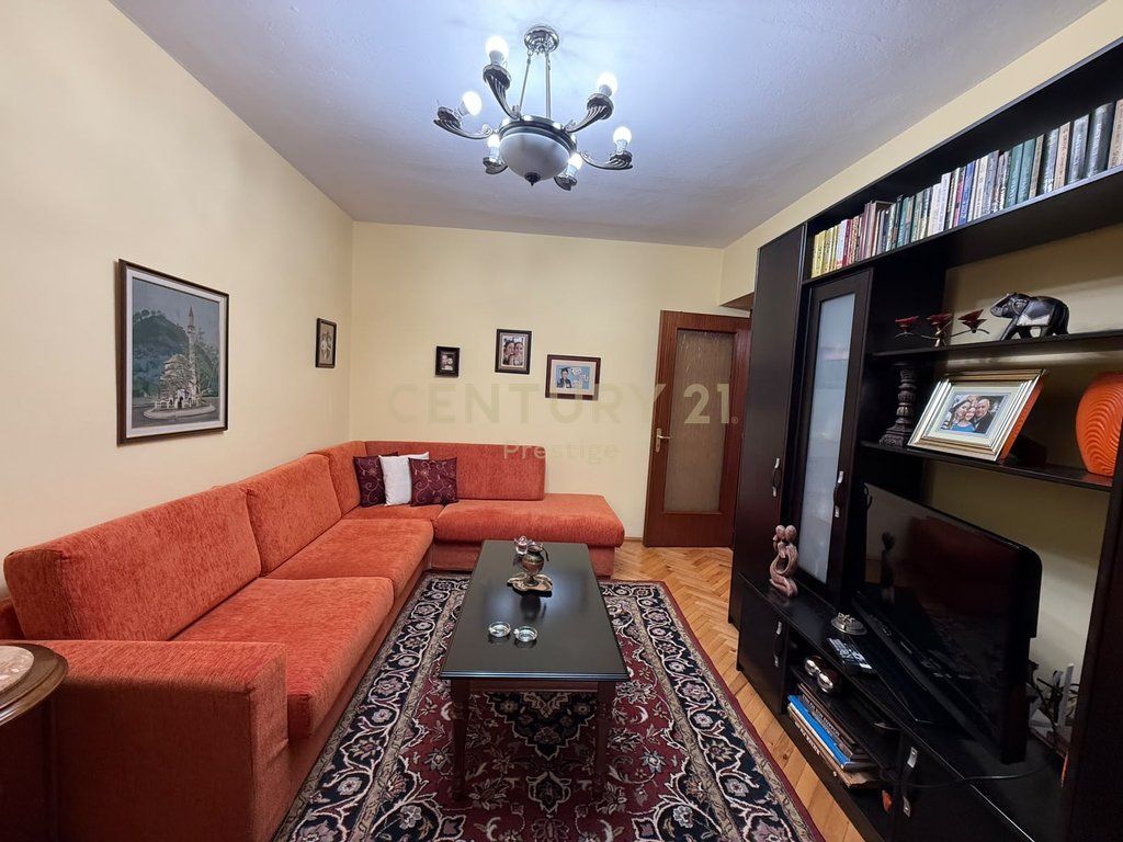 FOR RENT 2+1 APARTMENT LOCATED AT "RRUGA FORTUZI! 800 € /Month