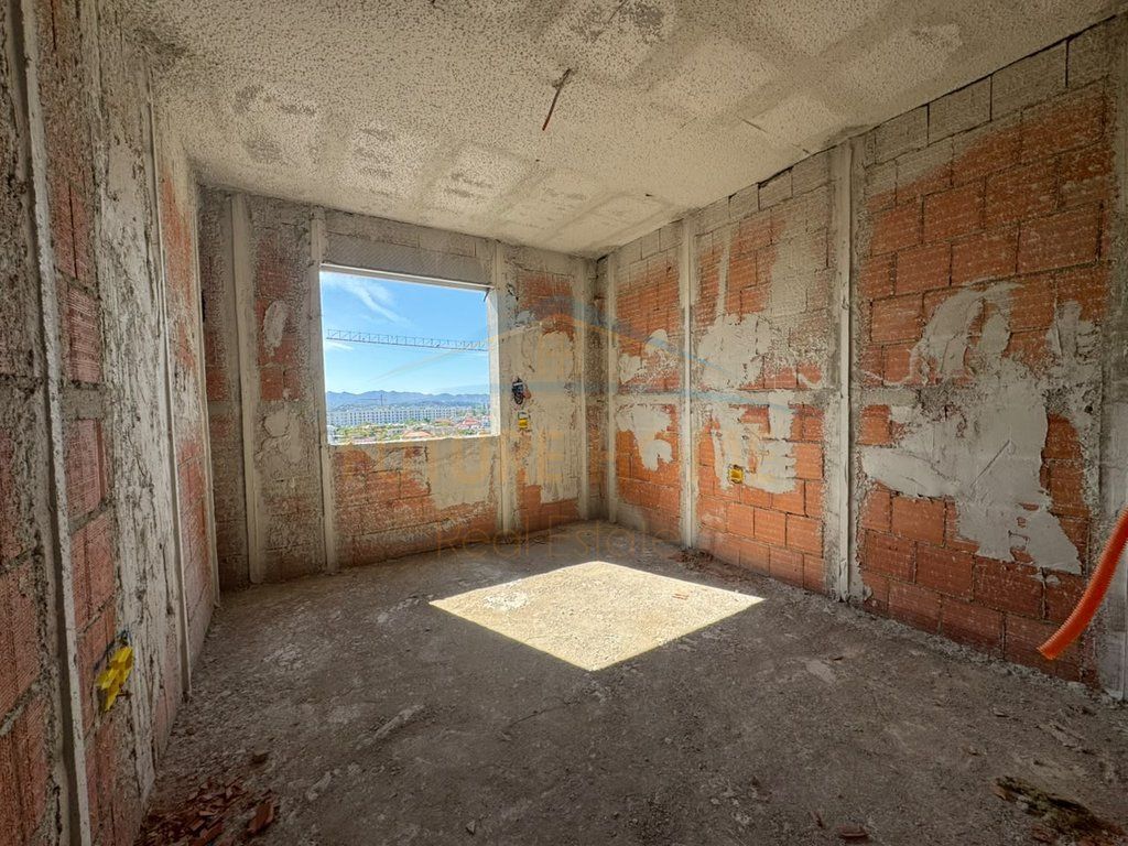 Shitet, Apartament 2+1, Kamëz, Tiranë.