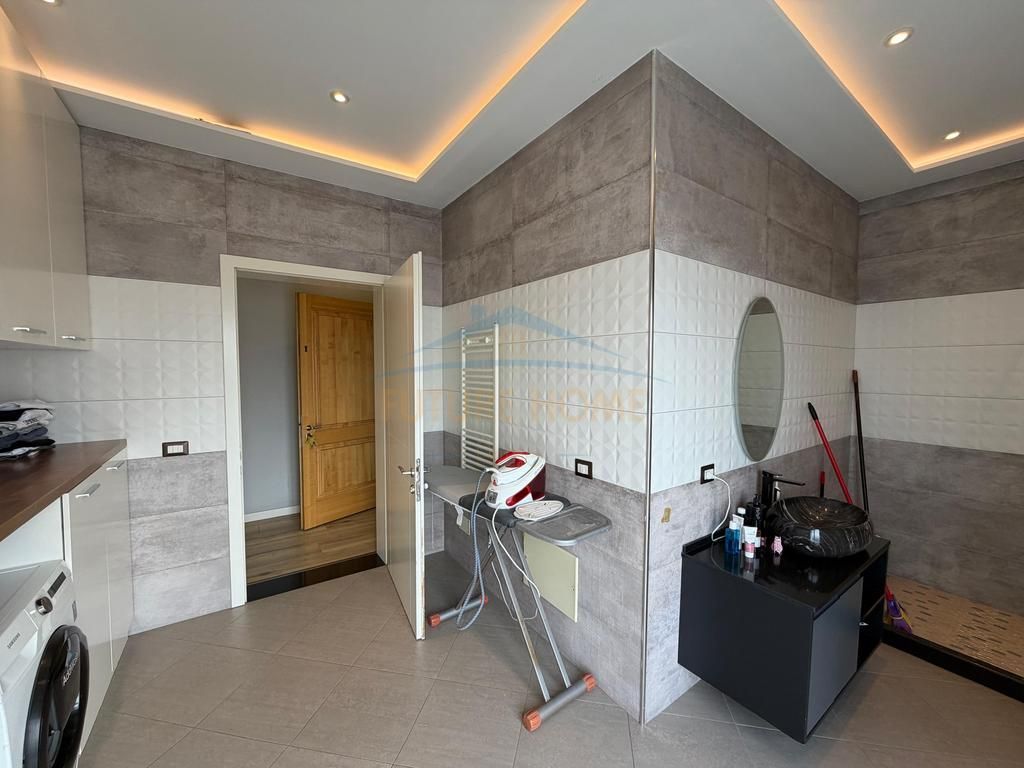 Qera , Penthouse , Liqeni i thate , Tirane