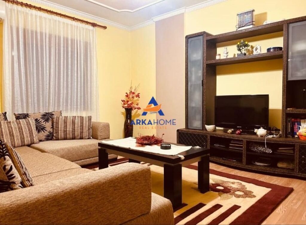 JEPET APARTAMENT ME QERA 2+1 +BALLKON "RRUGA JORDAN MISJA" 45.000 LEKE