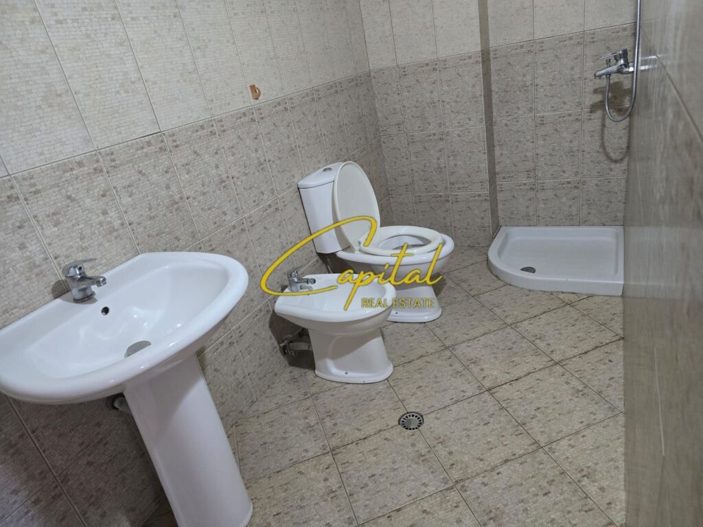 APARTAMENT ME QIRA 2+1+2 ISH STACIONI TRENIT 70.000 LEKE
