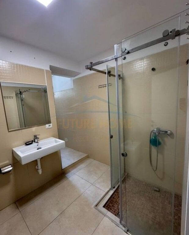 Shitet, Apartament 1+1, Selvia, Tirane