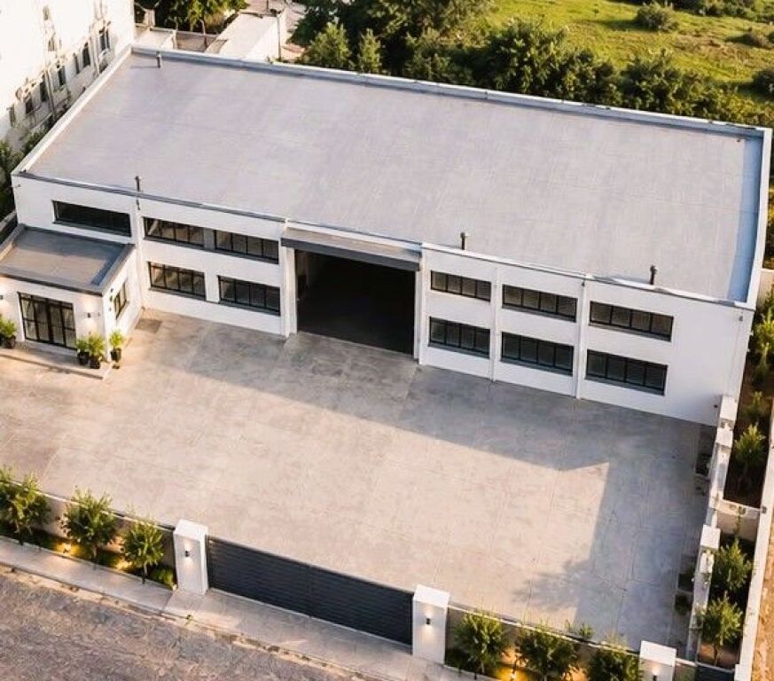 🏭 INDUSTRIAL WAREHOUSE FOR SALE – TIRANA-DURRËS HIGHWAY