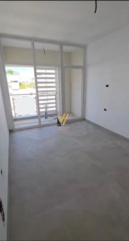 JEPET ZYRE 70 M2 ME QIRA TE KIKA 2, KOMUNA PARISIT 70.000 LEKE