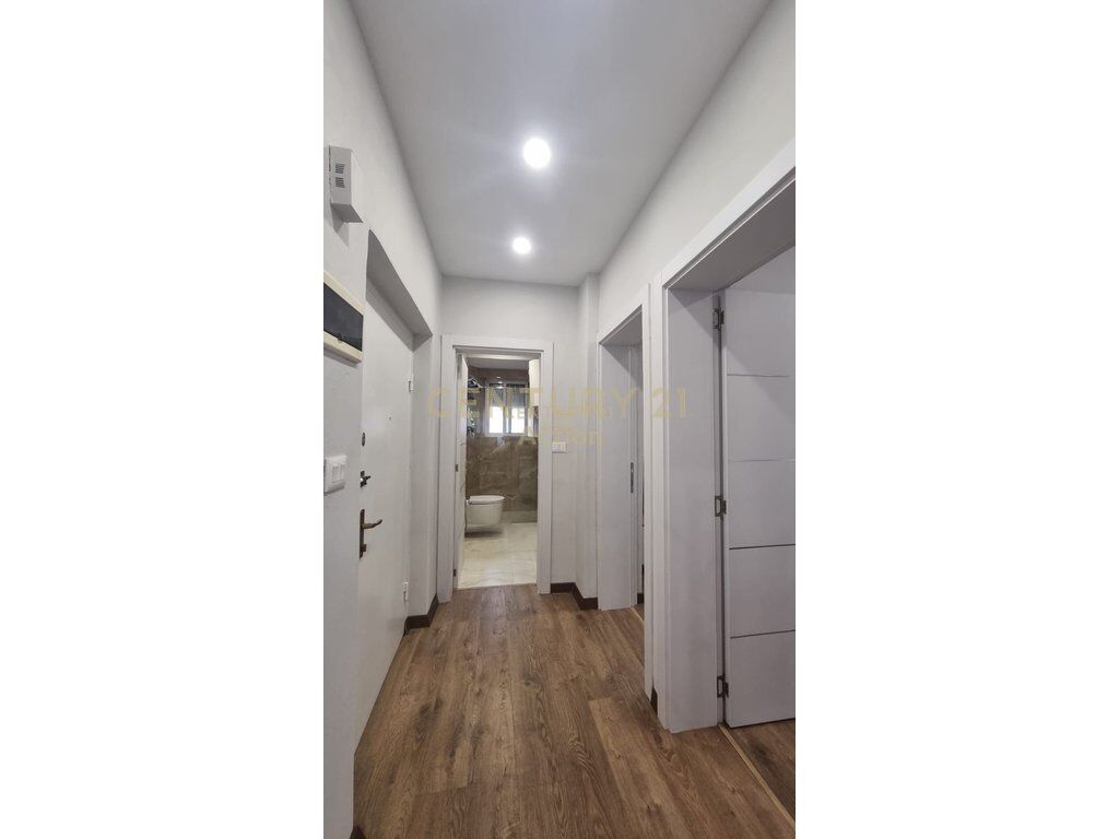Jepet me qira apartament 2+1 tek Zogu i Zi.