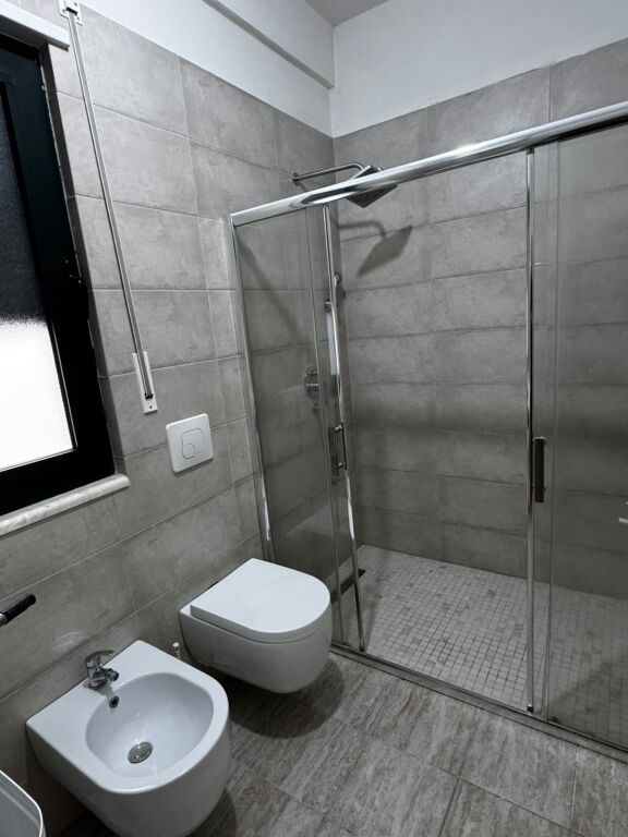 🏡 JEPET ME QIRA – APARTAMENT 2+1+2 + PARKIM