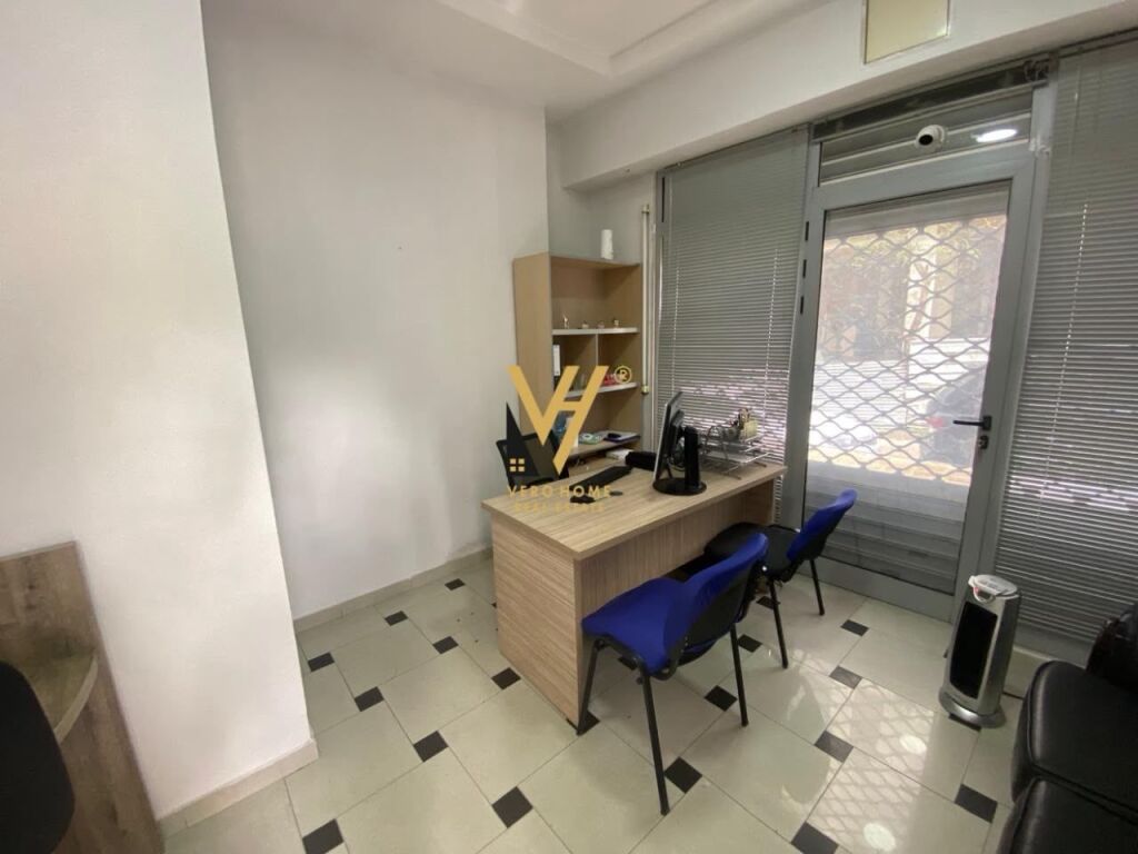 OFFICE 17 M2 FOR RENT ON HAXHI HYSEN DALLIU STREET 40,000 LEKE