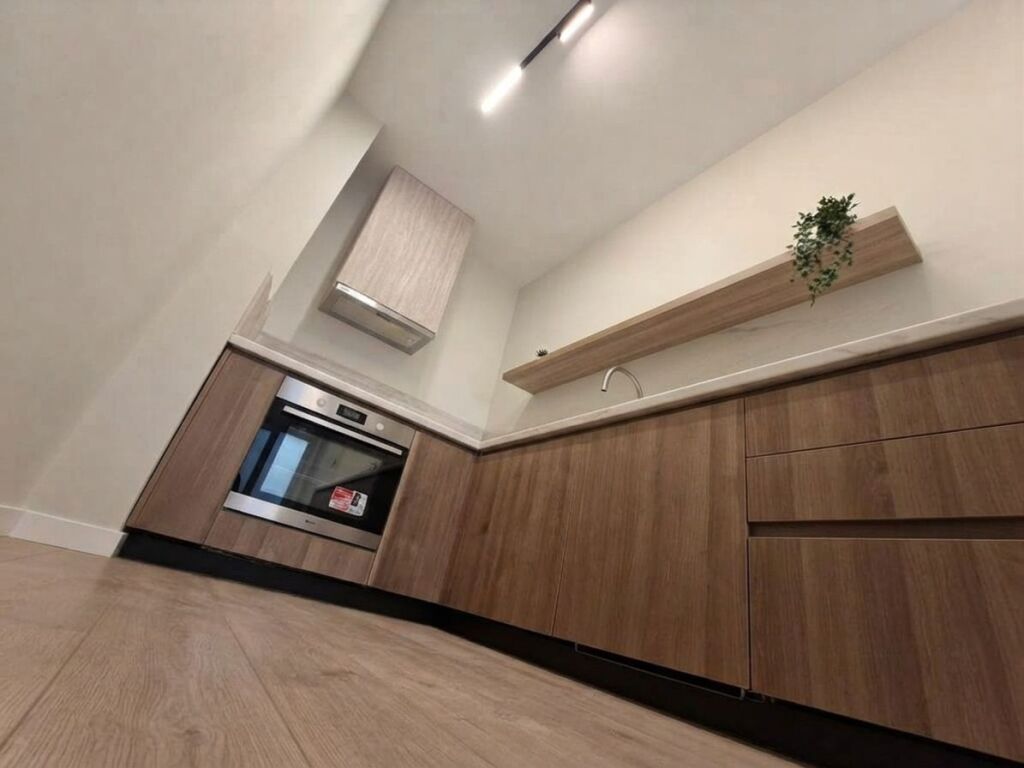 Affitto, Appartamento 1+1, Via Barrikadave, Tirana.