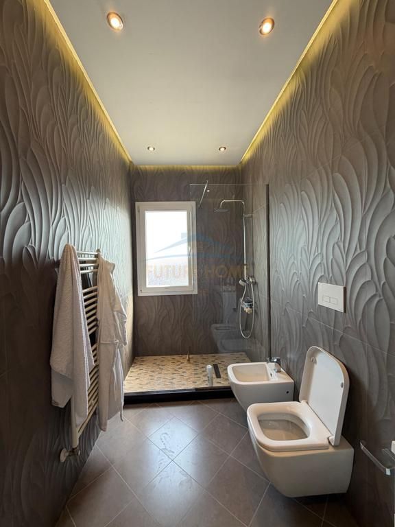 Qera , Penthouse+ 3 Poste Parkimi , Liqeni i thate , Tirane