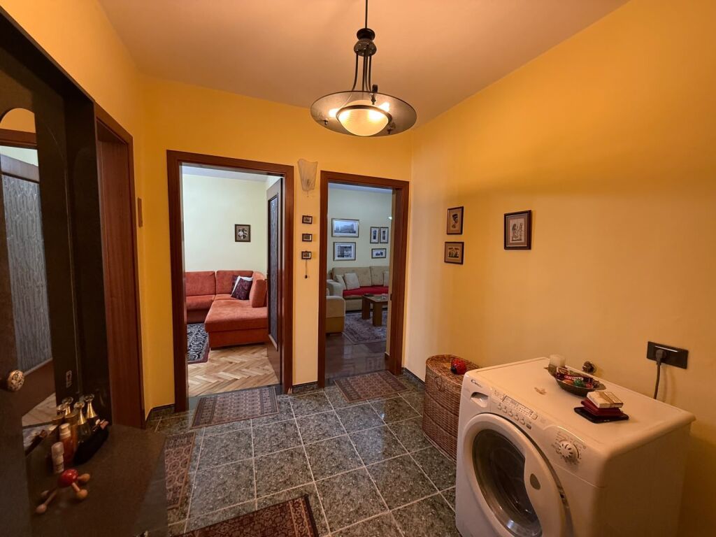 Apartament 2+1 Te Rruga Fortuzi !