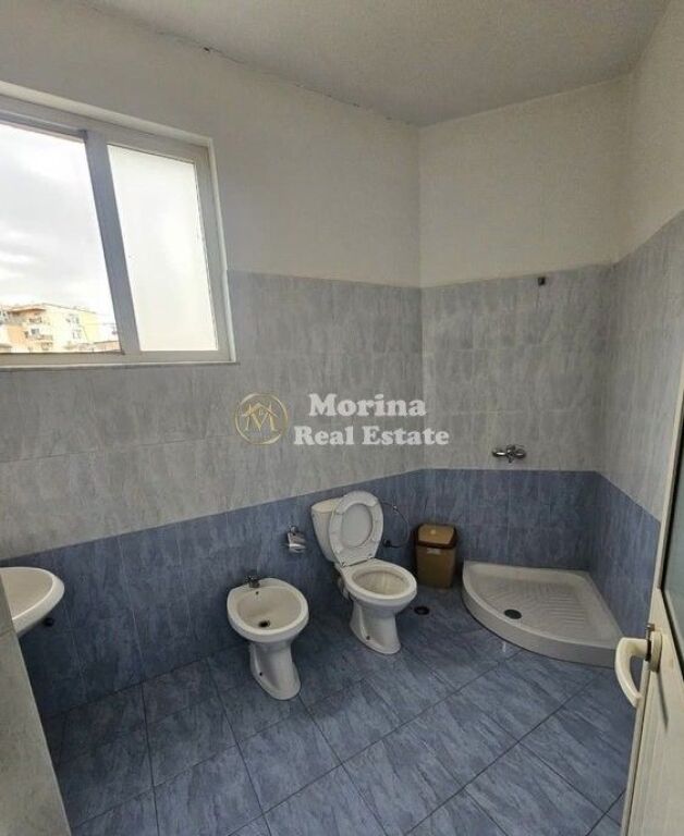 Qera | Ambjent Biznesi | Rruga Bardhyl | 1400 €/muaj